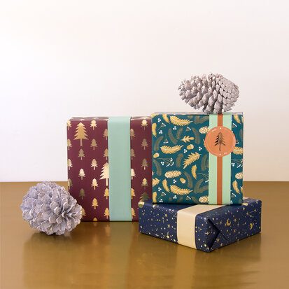 Cadeaupapier X-mas - Tree Beet Red Gold Foil - Misty Green